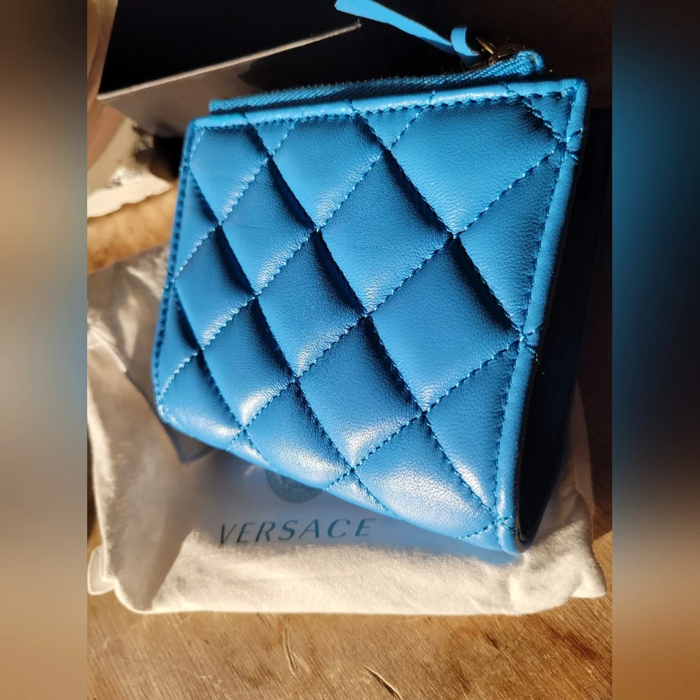 Versace Unisex Medusa Quilted Compact Zip Wallet NEW